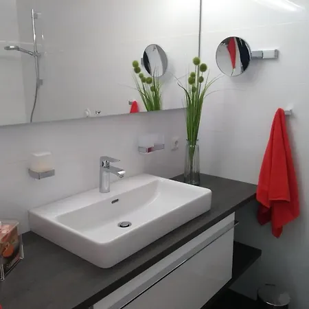 아파트 Ferienwohnung-apartment-seeblick-in-plaza-marit-residenz *